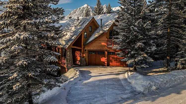 26 Juniper Ridge Canmore, AB T1W 1L6