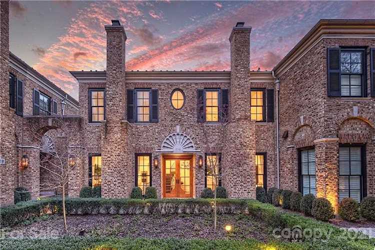 116 Cottage Place Charlotte, NC 28207