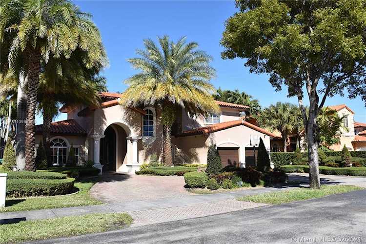 7961 NW 156th Ter Miami Lakes, FL 33016