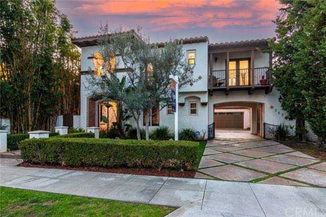 243 Newport Avenue Long Beach, CA 90803