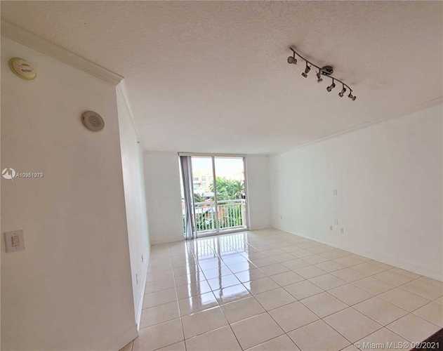 2000 N Bayshore Dr #513 Miami, FL 33137