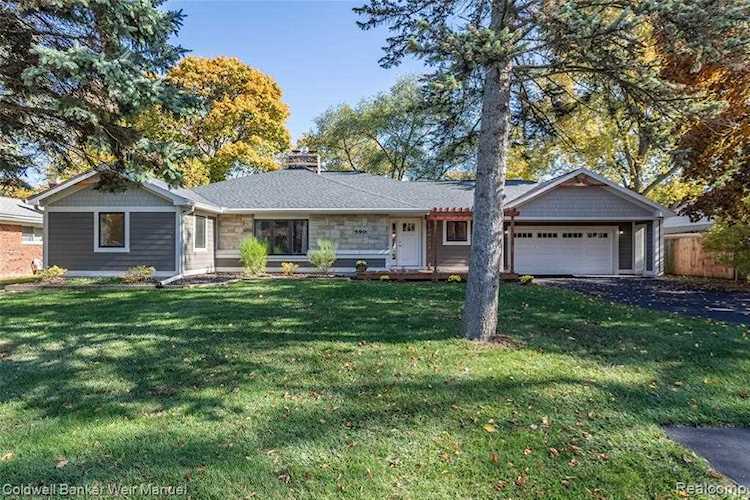590 N Sheldon Rd Plymouth, MI 48170 | MLS 2210008982 Photo 1
