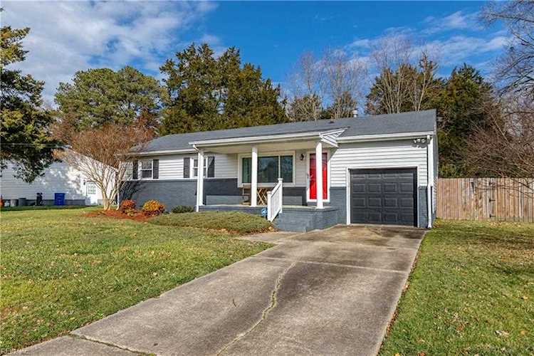 home for sale in Hodges Manor Portsmouth VA 23701 - MLS 10361037 Photo 1