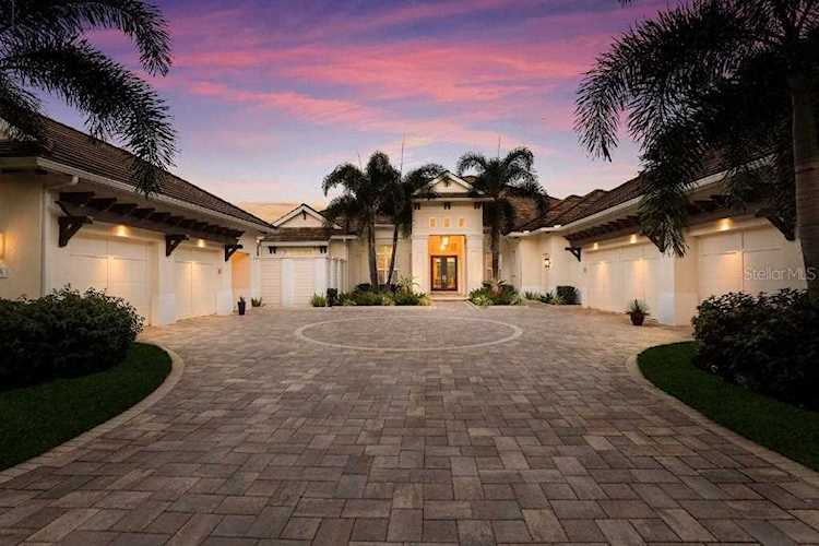 7423 Wimbledon Ct University Park, FL 34201