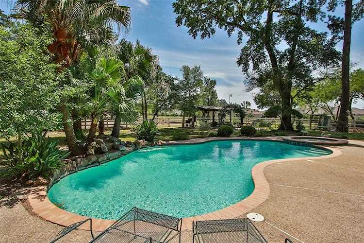 9011 Dowdell Rd Tomball, TX 77375