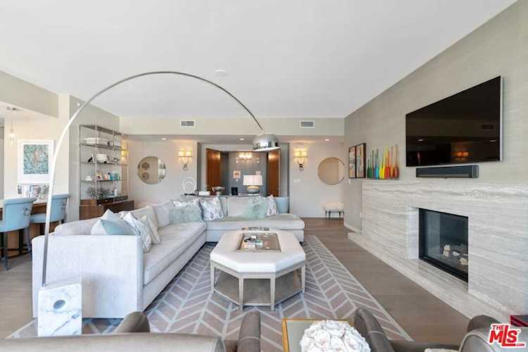 1 W Century Drive #11D Los Angeles, CA 90067