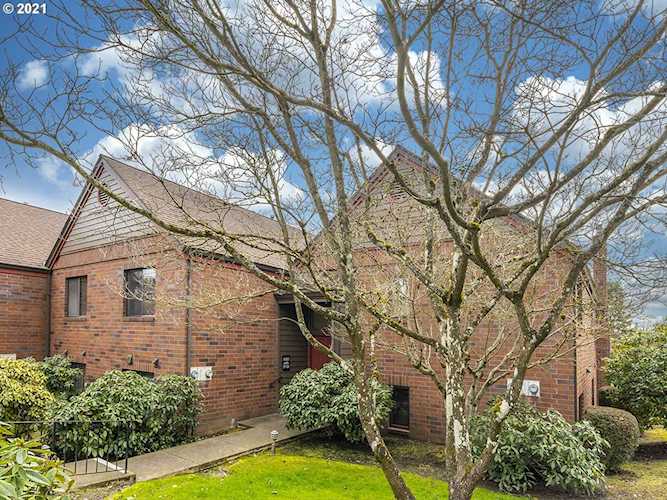 15525 SW 114 Ct #27 Tigard, OR 97224