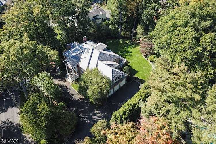 7 Swale Ln Short Hills, NJ 07078