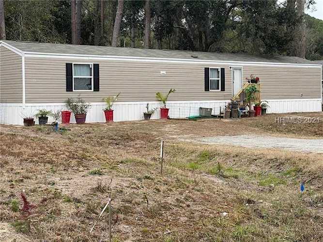 11 Woodpecker Ln Hilton Head Island, SC 29926