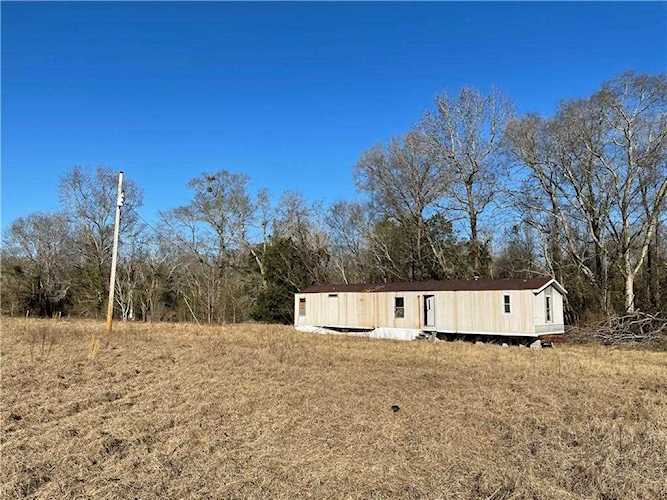 60 Norman Rd Fort Mitchell, AL 36856