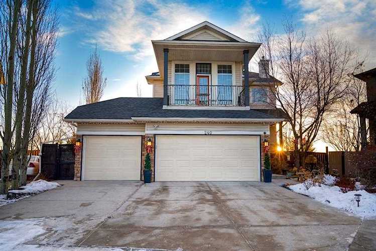 240 Oakmere Place Chestermere, AB T1X 1L2
