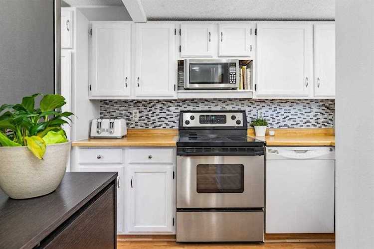 360 Falconridge Crescent NE #705 Calgary, AB T3J 1H4