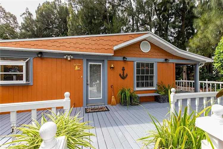 107 Canal Ave Indian Rocks Beach, FL 33785