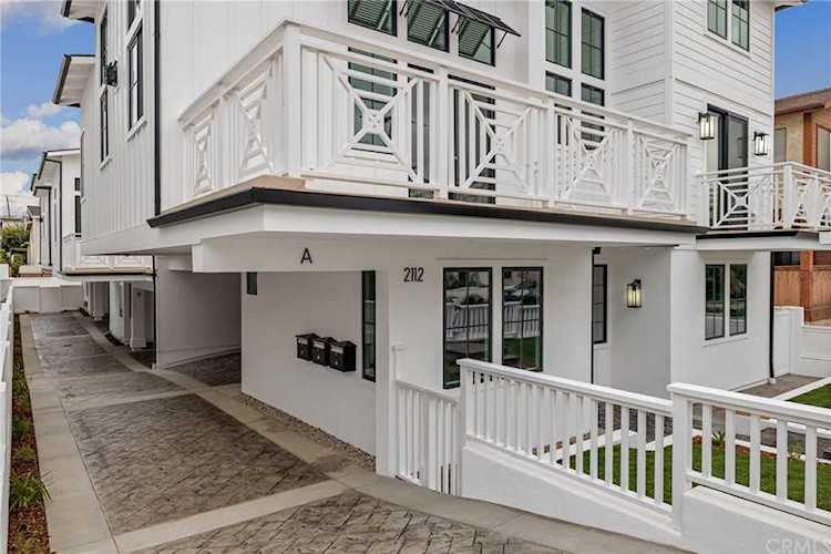 2112 Carnegie Lane #B Redondo Beach, CA 90278 | MLS SB21029708 Photo 1