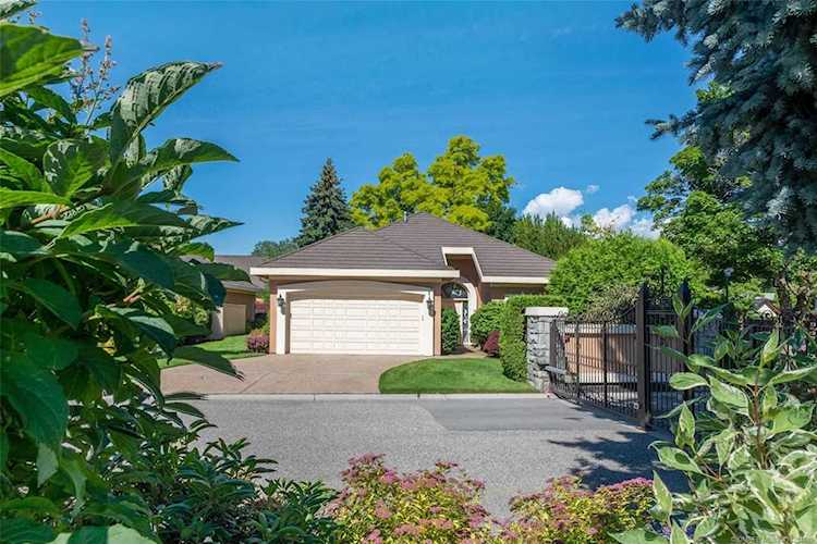 2368 Abbott Street #1 Kelowna, BC V1Y9G7