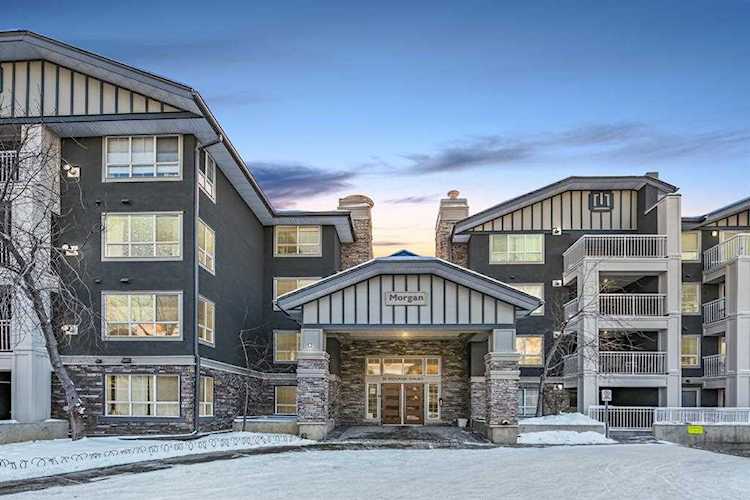 35 Richard Ct SW #111 Calgary, AB T3E 7N9