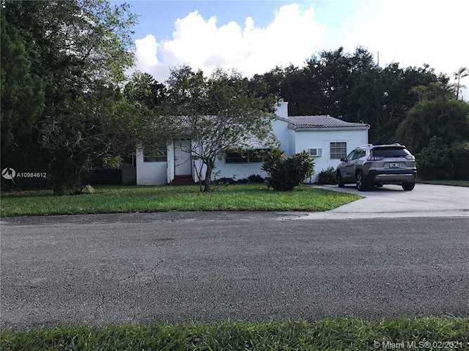 750 NE 116th St Biscayne Park, FL 33161
