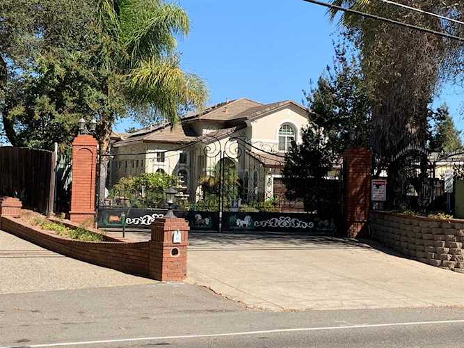 8879 Oak Avenue Orangevale, CA 95662