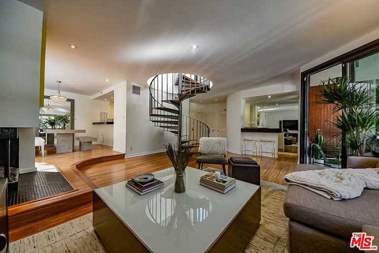 11752 Bellagio Road #1 Los Angeles, CA 90049