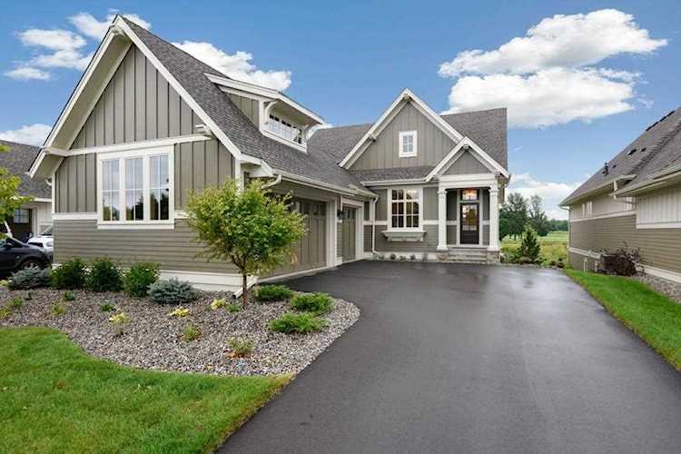 135 Lakeshore Circle Waconia, MN 55387
