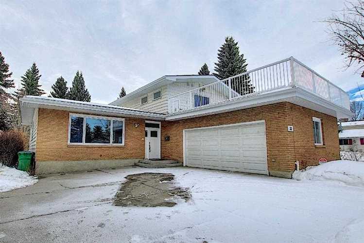 32 Varcrest Place NW Calgary, AB T3A 0B9