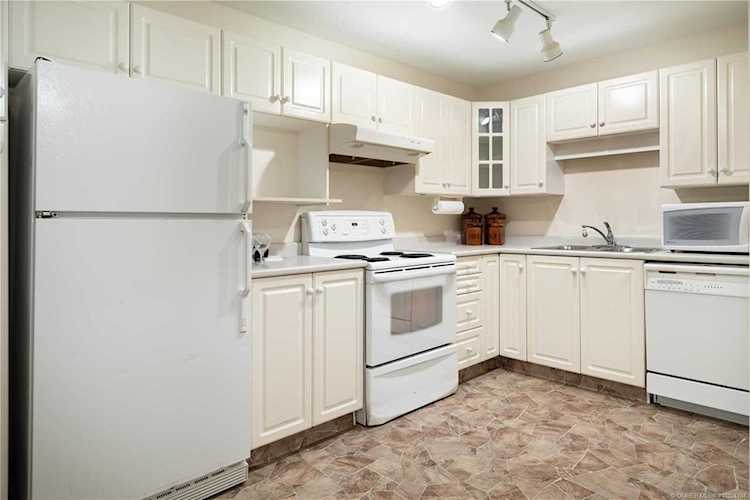 980 Glenwood Avenue #206 Kelowna, BC V1Y9P2