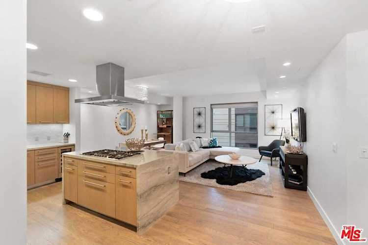 1755 Ocean Avenue #702 Santa Monica, CA 90401