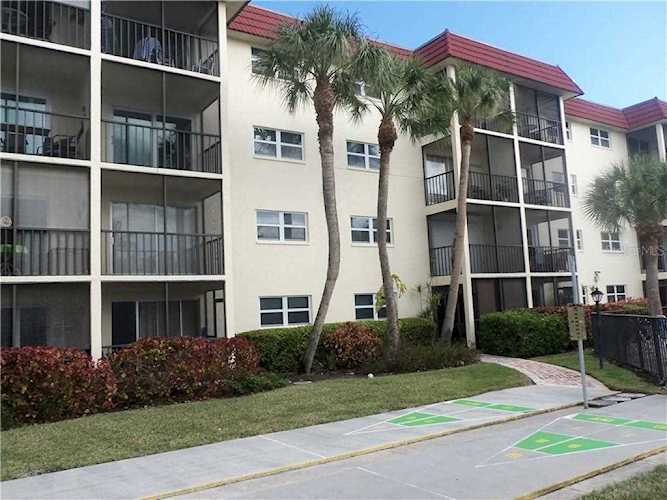 915 Beach Rd #216 Sarasota, FL 34242
