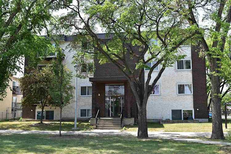 # 404 10740 105 Street Edmonton, AB T5H 2X2