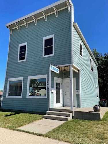 137 E Main St Evansville, WI 53536