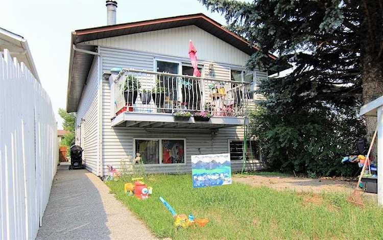 1407 44 St SE #B Calgary, AB T2A 5E6