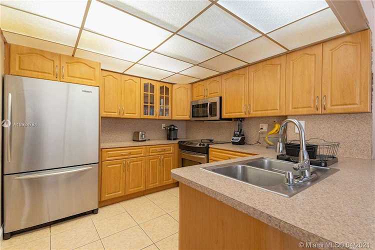 15435 SW 86th Ter #151 Miami, FL 33193