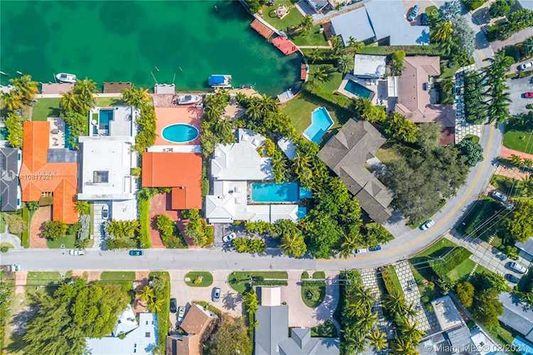 1385 Biscaya Dr Surfside, FL 33154