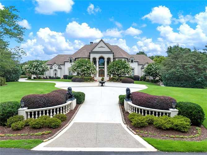 5153 Legends Dr Braselton, GA 30517