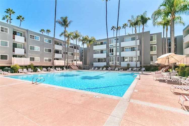 4915 Tyrone Avenue #212 Sherman Oaks, CA 91423