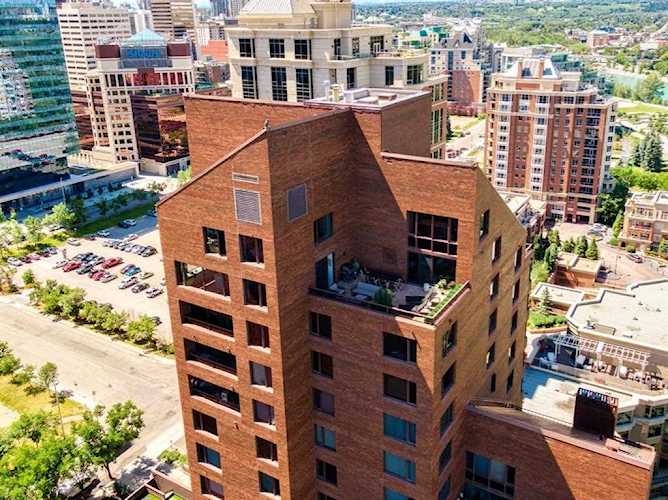 500 Eau Claire Ave SW #1900D Calgary, AB T2P 3R8