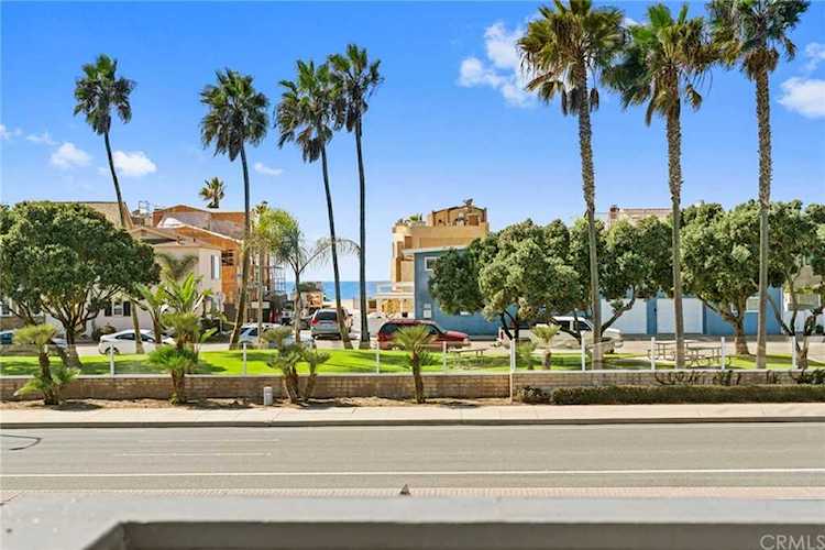 203 Cedar Street Newport Beach, CA 92663