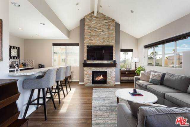 11920 Goshen Avenue #401 Los Angeles, CA 90049
