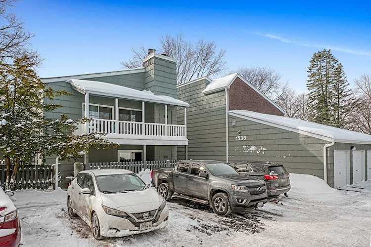 1536 Stonebridge Trl #2-3 Wheaton, IL 60189
