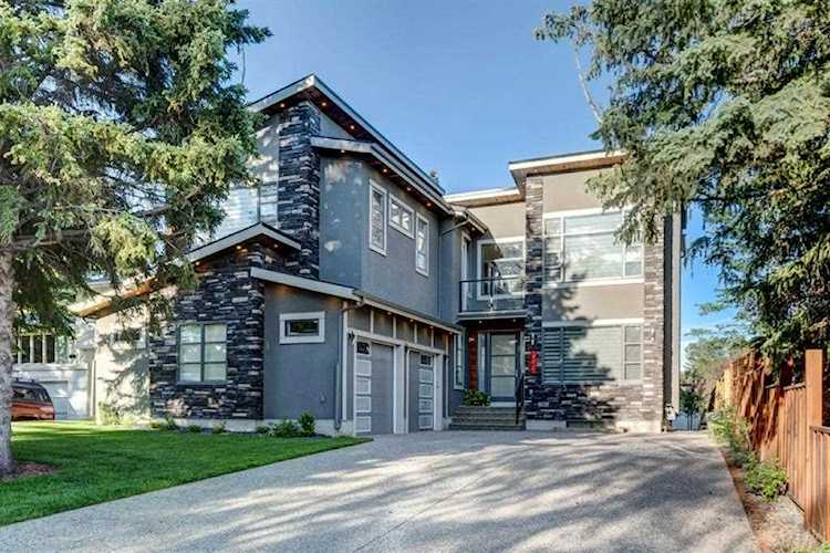 3332 Barrett Place NW Calgary, AB T2L 1W6