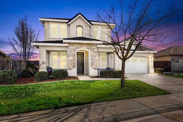 12364 Pawcatuck Way Rancho Cordova, CA 95742