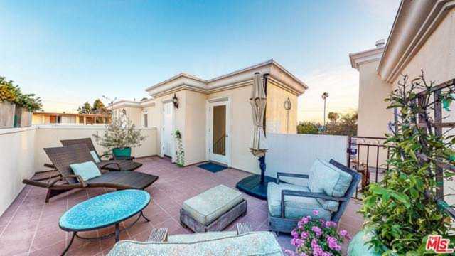 11982 Mayfield Avenue #3 Los Angeles, CA 90049