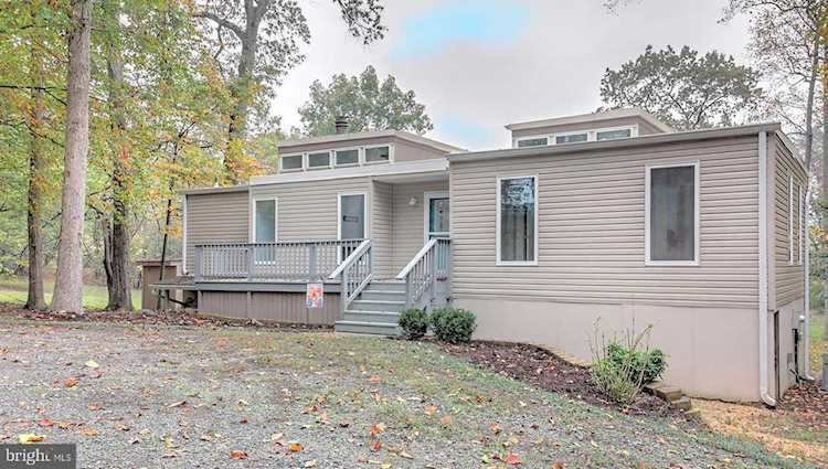 190 Bear Castle Dr Bumpass, VA 23024