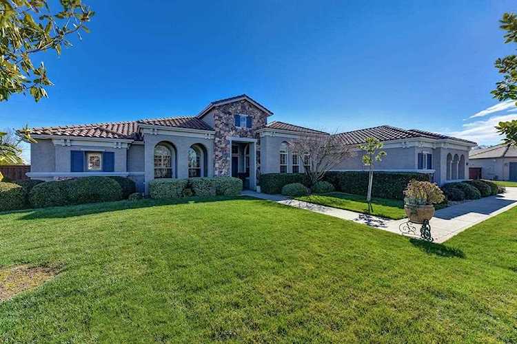 10058 Van Ruiten Lane Elk Grove, CA 95624