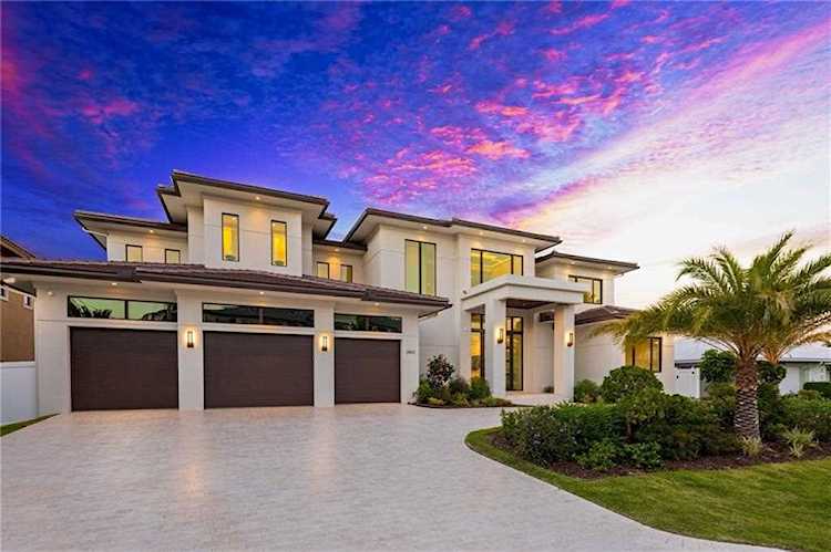 2431 NE 32nd Ct Lighthouse Point, FL 33064