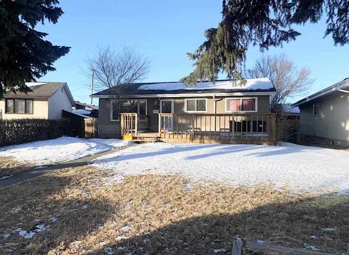 11532 133A Avenue NW Edmonton, AB T5E 1G8
