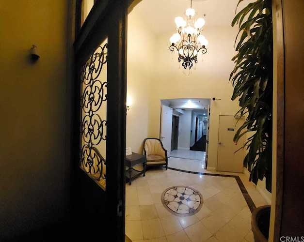 10617 Eastborne Avenue #304 Los Angeles, CA 90024