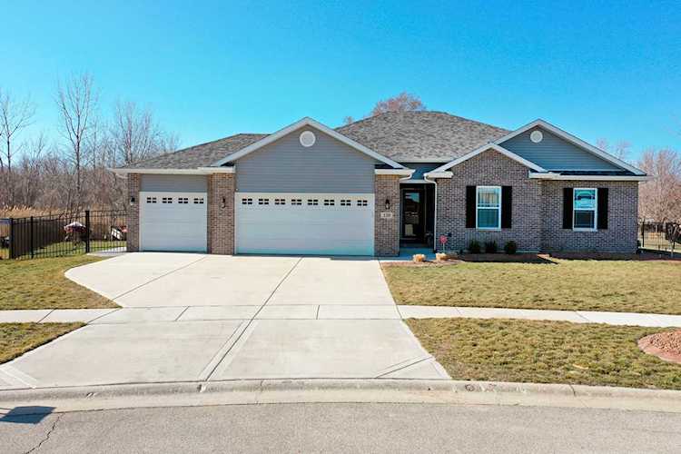120 Robin Ct Coal City, IL 60416