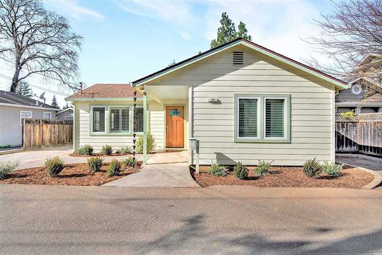 107 Marion Lane Healdsburg, CA 95448