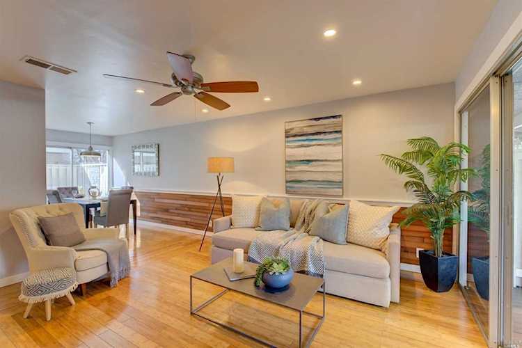 20 Belvedere Court Napa, CA 94559
